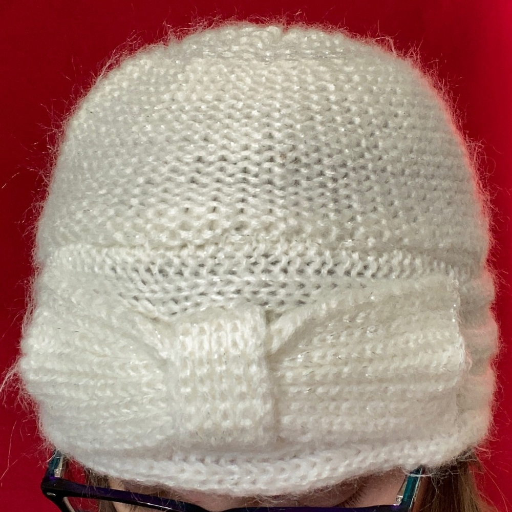 White knit beanie